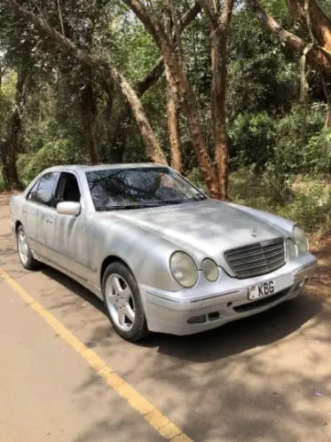 Mercedes-Benz E 240
