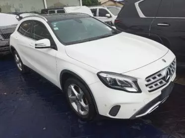 Mercedes-Benz GLA 200