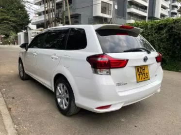 Toyota Fielder 