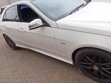 Mercedes-Benz E 200