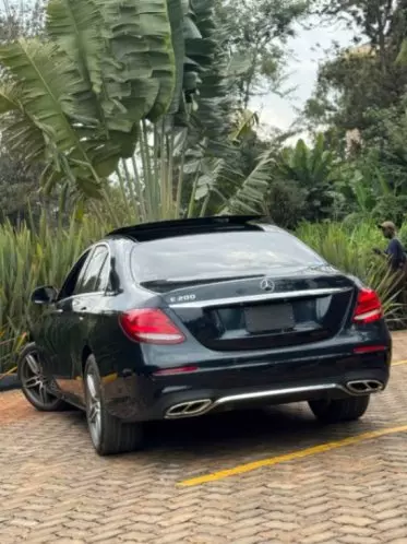 Mercedes-Benz E200