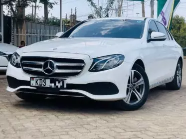 Mercedes-Benz E 200