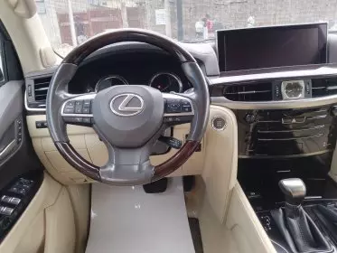 Lexus LX 570