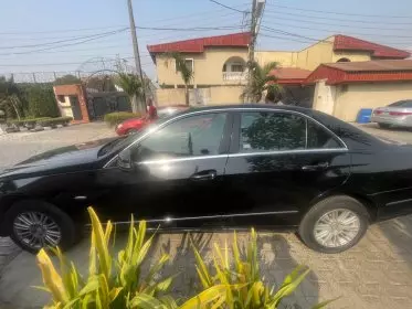 Mercedes-Benz E200