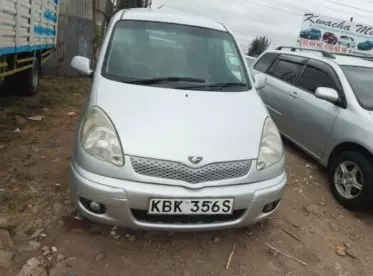 Toyota Fun cargo 