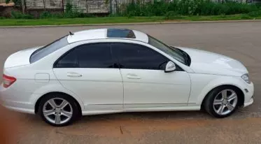 Mercedes-Benz 300