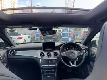 Mercedes-Benz GLA 220