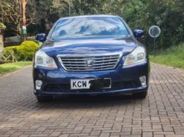 Toyota Crown Royal saloon