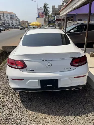 Mercedes-Benz C 300