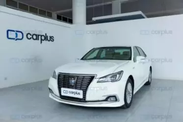 Toyota Crown Royal saloon Hybrid