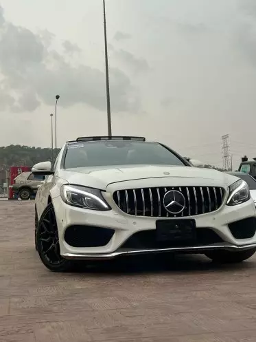 Mercedes-Benz C400