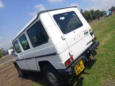 Mercedes-Benz G 230