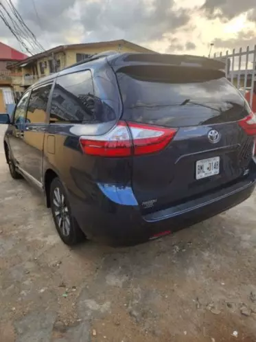 Toyota Sienna