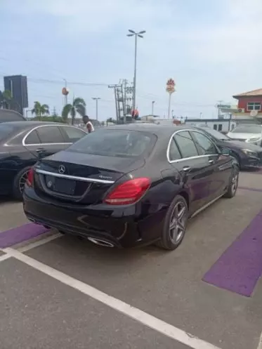 Mercedes-Benz C400