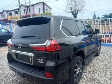 Lexus LX 570