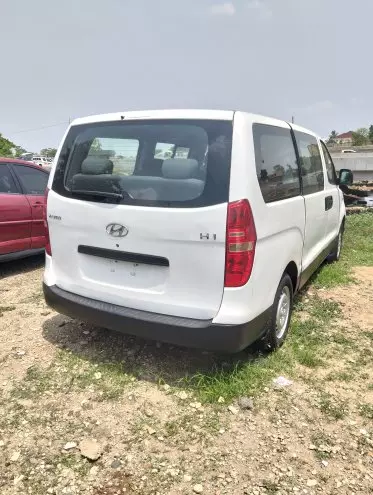 Hyundai H-1