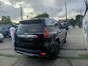 Toyota Landcruiser Prado