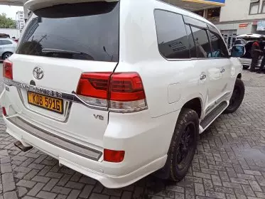 Toyota Landcruiser  V8