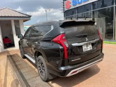 Mitsubishi Pajero Sport GLS Petrol