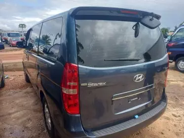 Hyundai H-1 Starex