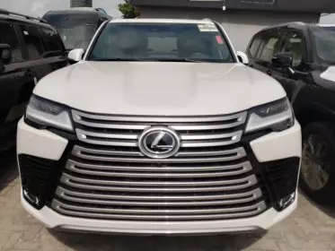 Lexus LX 600