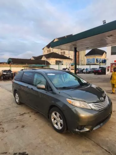 Toyota Sienna