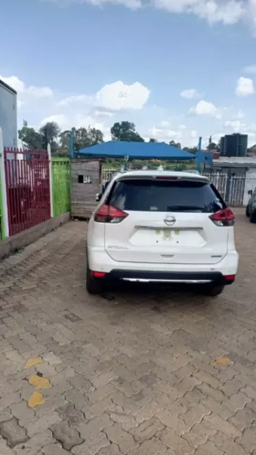 Nissan X-TRAIL