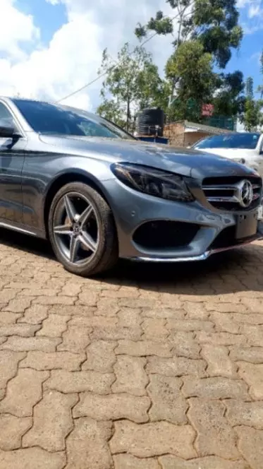 Mercedes-Benz C200