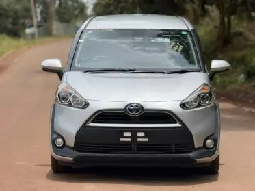 Toyota Sienta Hybrid