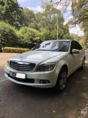 Mercedes-Benz C200