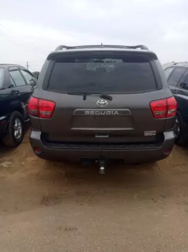 Toyota Sequoia