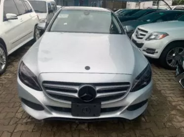 Mercedes-Benz 300