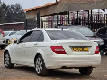 Mercedes-Benz C200