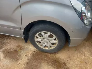 Hyundai H-1 Starex