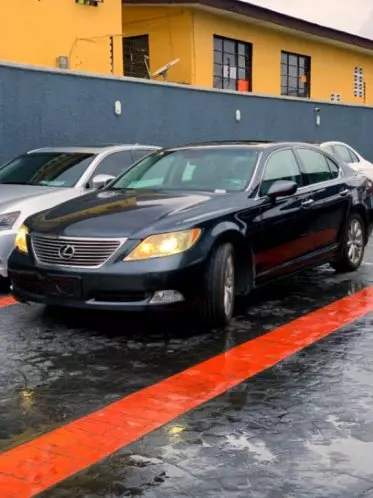 Lexus LS 460