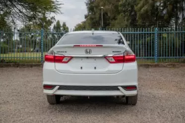 Honda Grace Hybrid