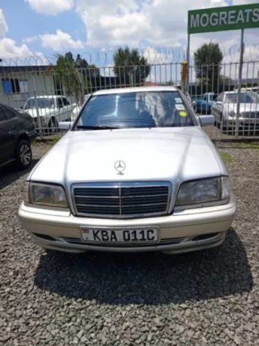 Mercedes-Benz 1820