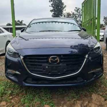 Mazda Axela 