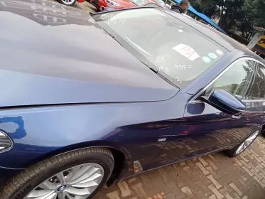 BMW 523