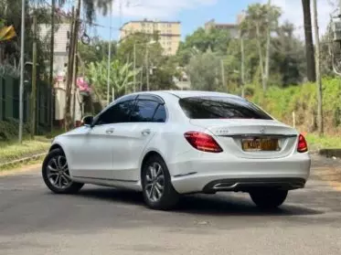 Mercedes-Benz C 200