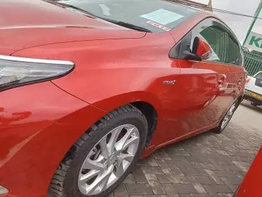 Toyota Auris Hybrid