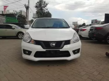 Nissan Advan