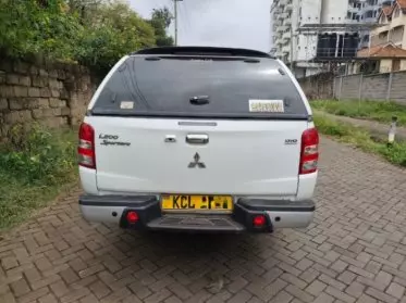 Mitsubishi L200