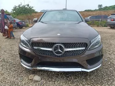 Mercedes-Benz C 400