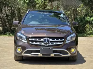 Mercedes-Benz GLA 200