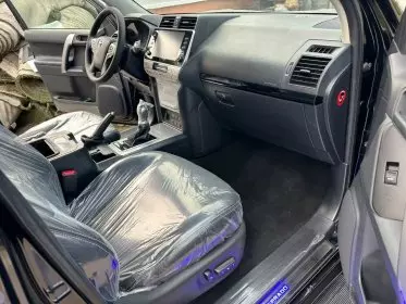 Toyota  Land Cruiser VXR V8