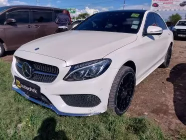 Mercedes-Benz C200