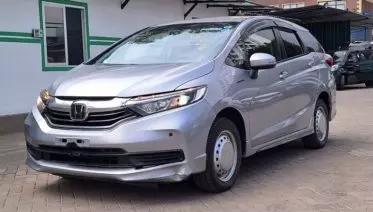 Honda Fit shuttle hybrid