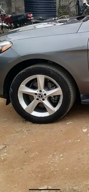 Mercedes-Benz 350