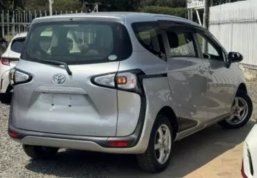 Toyota Sienta